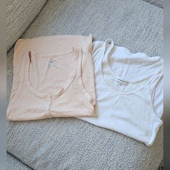 🎁Community + Aerie Women's White and Peach Tank Tops Bundle - Picture 2 of 4